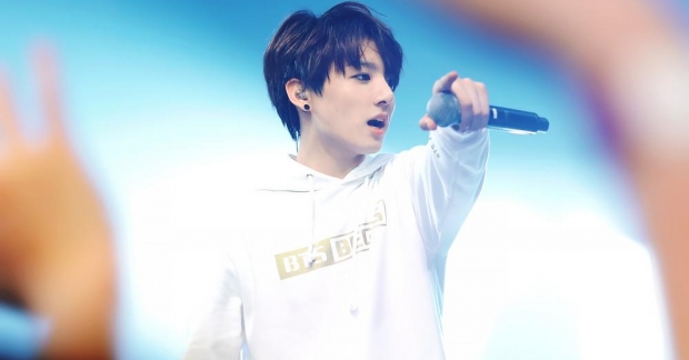 Vừa diễn vũ đạo khó nhằn vừa hát live cực đỉnh, đó chỉ có thể là Jungkook (BTS)