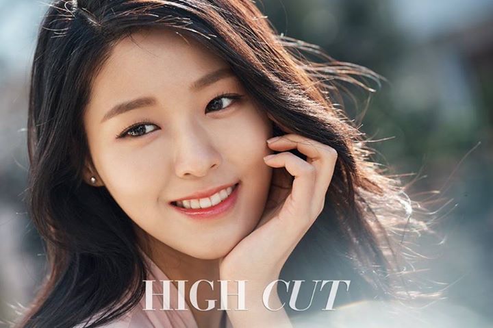 Bài báo: [Độc quyền] "Bảo vệ AOA" Seolhyun gia hạn hợp đồng với FNC Entertainment