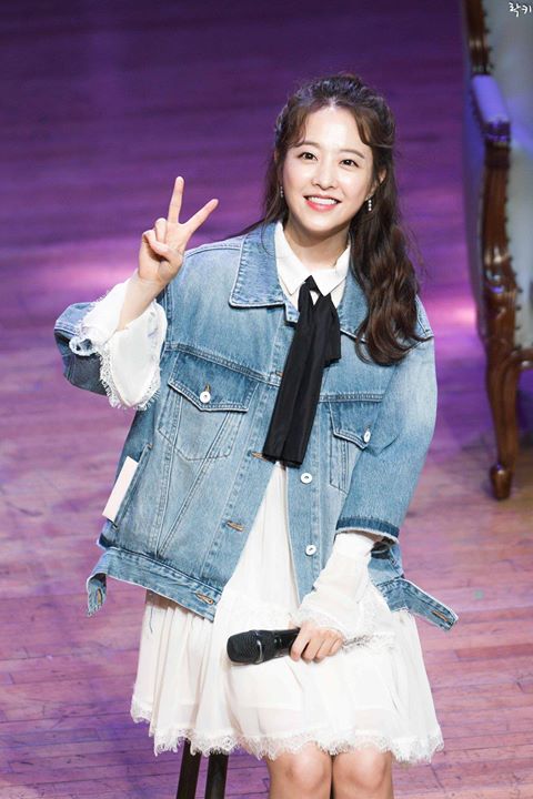 Park Bo Young tổ chức fanmeeting đầu tiên sau 13 năm debut (2005 - 2018)