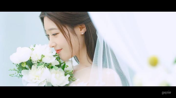 “Cô dâu” Jung Chaeyeon hóa ra không đóng MV của MOMOLAND như Duble Kick mập mờ trước đó mà lại là nữ chính trong ca khúc “SERENADE” của ca sĩ solo Jeon Woo Sung (Noel) 