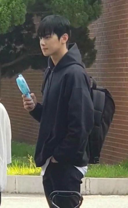 ASTRO Eunwoo quay ngoại cảnh cho drama chuyển thể từ webtoon “My ID is Gangnam Beauty”