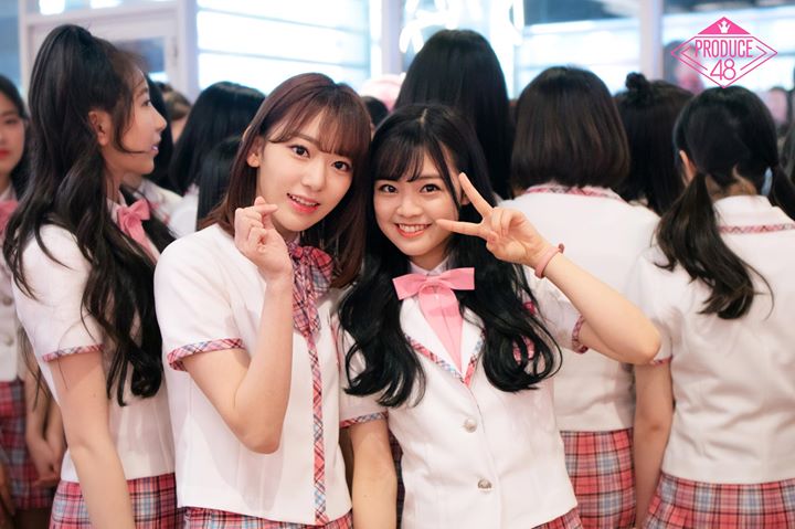 “Các nhà sản xuất quốc dân, chúng ta gặp nhau nào!” Hình ảnh dàn thí sinh Produce48 ở cửa hàng goods và tham gia hoạt động eye contact, tặng quà cho các fan trước thềm phát sóng ➜  youtu.be/j6QNahYeSgI