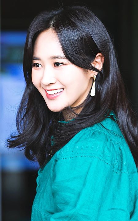 theqoo: Lý do SNSD Yuri không thể tổ chức fanmeeting