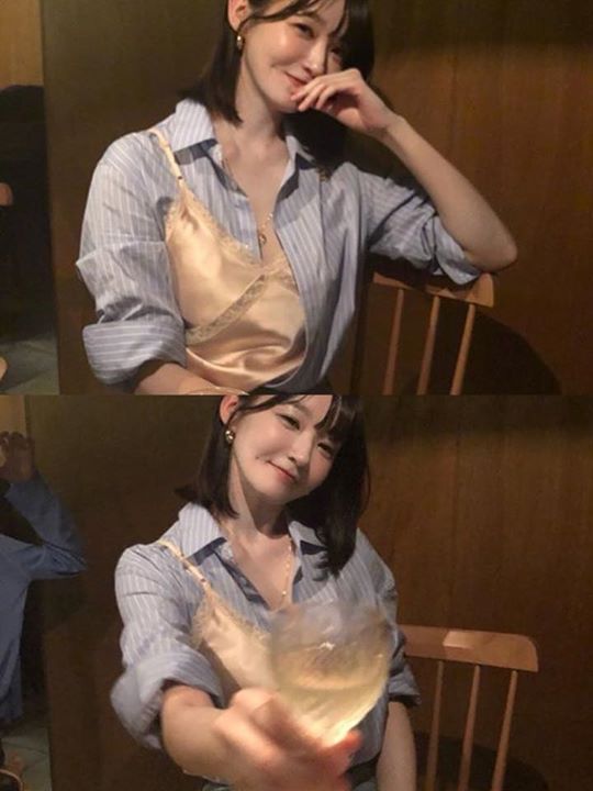 Bài báo: “Là áo hay đồ lót?” Áo sơmi khiêu gợi của Kang Minkyung là món hàng hiệu trị giá một triệu won