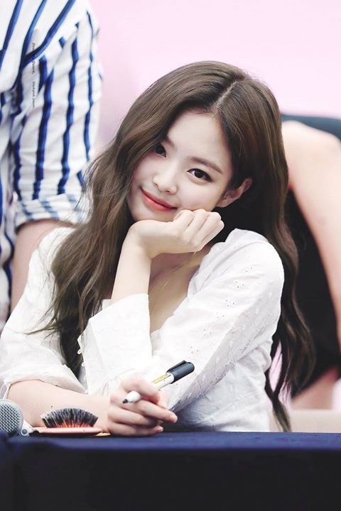 Instiz: Black Pink Jennie... quá xinh