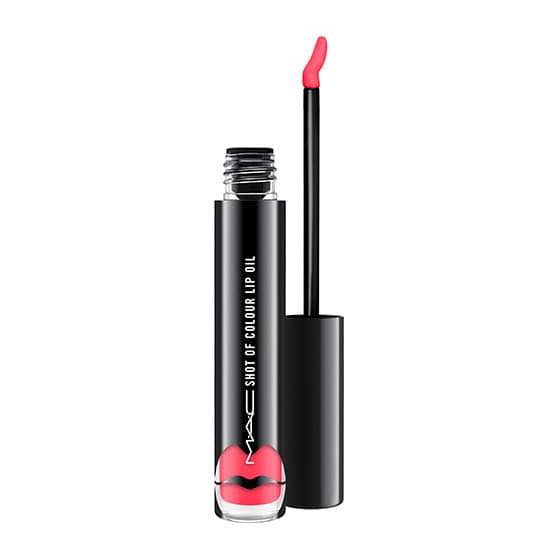 MAC vừa ra mắt cây son bóng hồng cánh sen mang tên ”K-Pop Boyfriend” giá 34.000 won. Nằm trong bộ sưu tập mới toanh Shot of Colour Lip Oil mùa hè 2019.