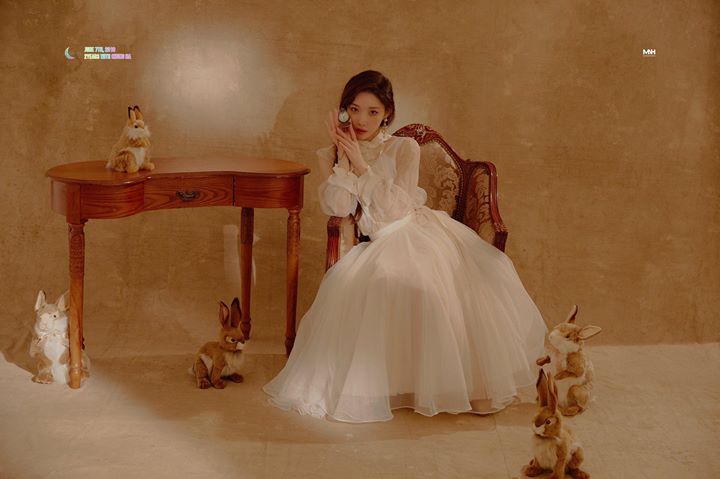 Kỷ niệm 2 năm debut solo, MNH Entertainment thông báo Chungha sẽ trở lại đường đua K-Pop vào 24/06