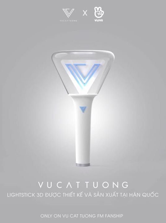 Nữ ca sĩ Vũ Cát Tường công bố lightstick chính thức. Điểm đặc biệt là cây gậy cổ vũ 3D này được thiết kế, sản xuất và nhập khẩu nguyên kiện từ Hàn Quốc. 