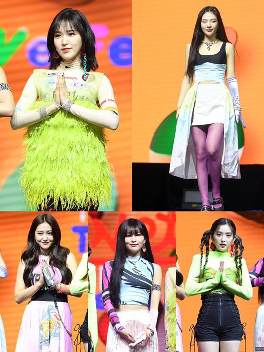 Theqoo: Trang phục trong showcase của Red Velvet