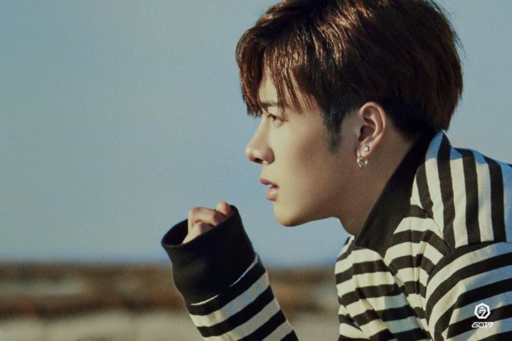 Jackson nôn, ngất xỉu trong fanmeeting, chính thức dừng mọi hoạt động quảng bá cho tới ngày 19.3