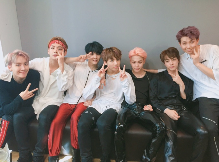 BTS được đề cử cho vòng chung kết của Shorty một trong những giải thưởng được công nhận là phương tiện truyền thông xuất chúng nhất.