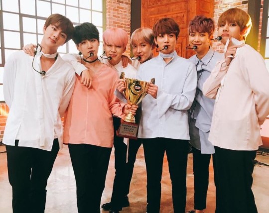 BTS gây bất ngờ với sân khấu tạm biệt của“Spring Day” thông qua “Show Champion”