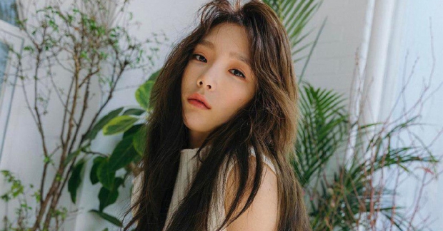 Taeyeon "vẫn còn nắm chặt vết tiêm trên cánh tay" trong quá trình thu âm "Fine"