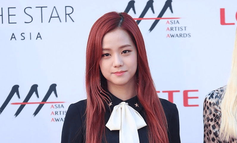 Jisoo BLACKPINK không được phép nhận quà từ fan hâm mộ, và điều đó làm cô đau lòng