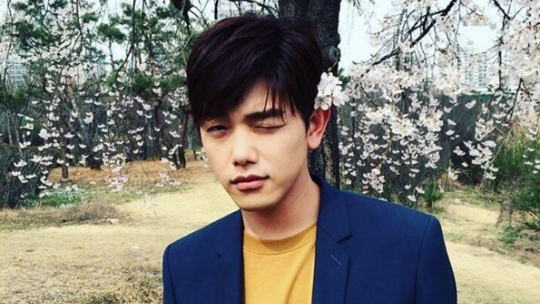 Cộng sự trong “You, Who?” của Eric Nam đã lộ diện