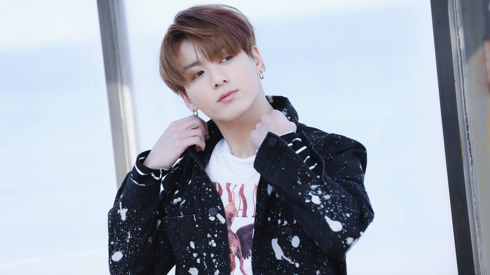 Suga tiết lộ tính cách thực của Jungkook khác xa hình ảnh của cậu ấy