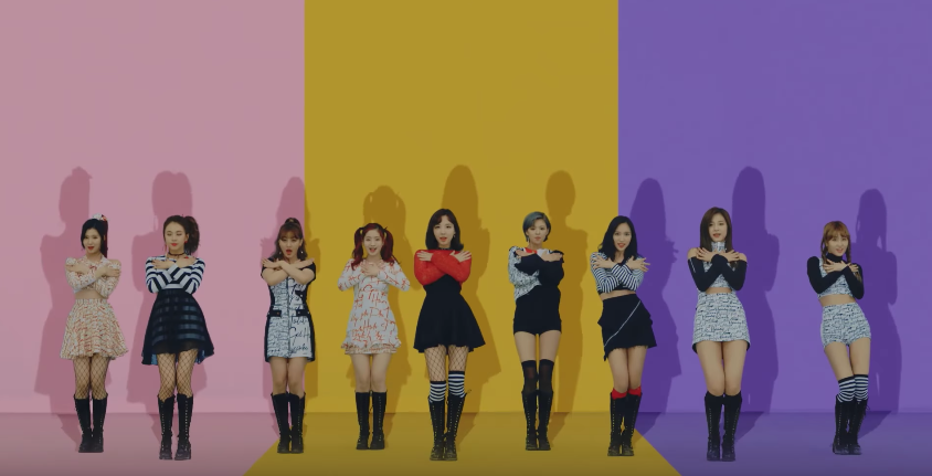 Twice tiếp tục phá vỡ kỉ lục của riêng họ trên Youtube với “Knock Knock”