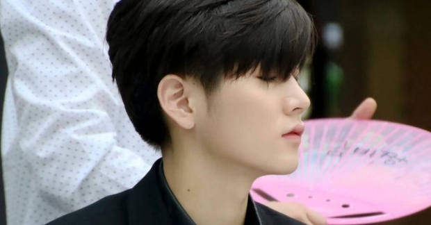 Ren (NU’EST) viết tâm thư gửi fan hứa quyết tâm thi tốt