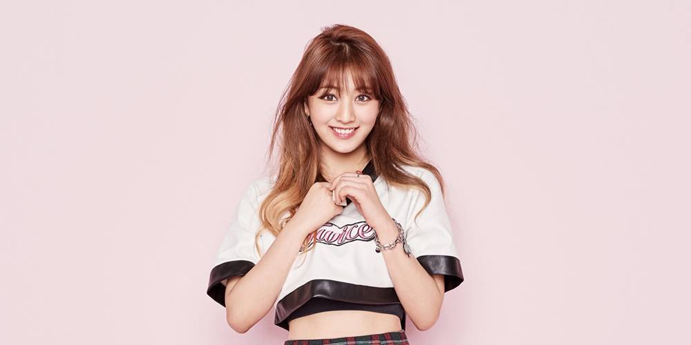 Jihyo của TWICE phải ngừng hoạt động một thời gian vì chấn thương đầu gối