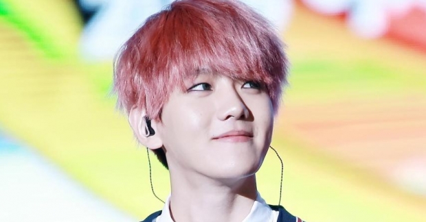 Bất ngờ với sự thật về chiếc cằm bị nghi ngờ "dao kéo" của Baekhyun (EXO)