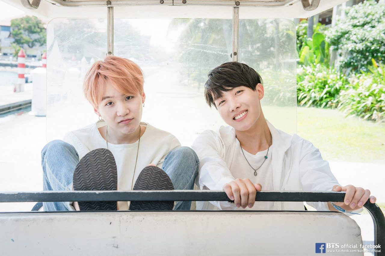 10 khoảnh khắc ngọt ngào nhất giữa Suga và J-Hope (BTS)