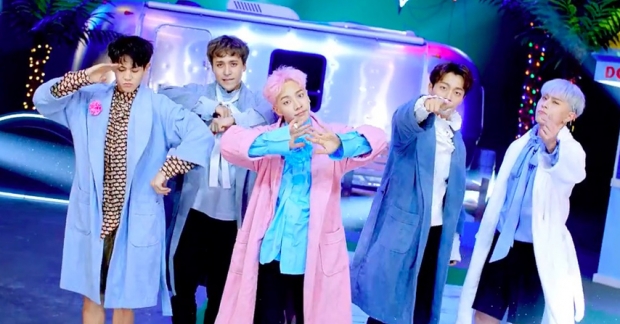 Highlight chính thức "debut" dưới tên mới