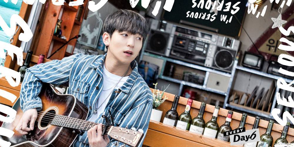 Sungjin của DAY6 với dòng ‘I’m Serious’ trong ảnh teaser cho ‘Every DAY6 April’!