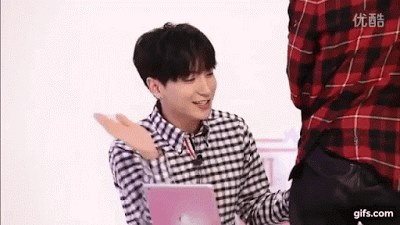 Instiz: Tổng hợp những lúc Leeteuk quấy rối tình dục NCT, hạ thấp, gọi nhầm tên họ