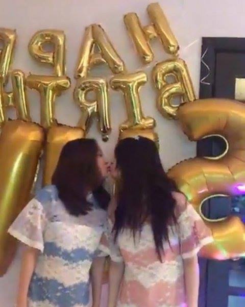 Pann: Sulli và Goo Hara hôn nhau