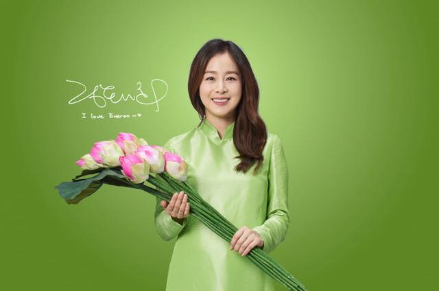 Nữ thần sắc đẹp Kim Tae Hee sẽ tới Việt Nam dự sự kiện của Everon. Thông tin chi tiết về thời gian và địa điểm hiện vẫn chưa được tiết lộ.