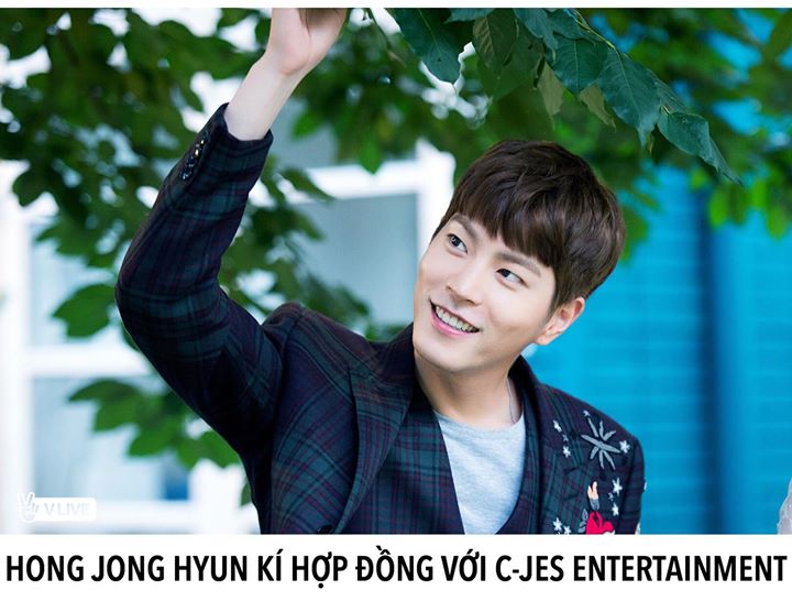 Nam diễn vi&ecirc;n, người mẫu sinh năm 1990 ch&iacute;nh thức về chung c&ocirc;ng ty với Ra Mi Ran, Song Il Gook, Hwang Jung Eum, Ryu Jun Yeol, Gummy, JYJ v&agrave; nhiều diễn vi&ecirc;n nổi tiếng kh&aacute;c. Hai drama gần đ&acirc;y nhất của anh ch&agrave;ng l&agrave; &ldquo;Moon Lovers&rdquo; v&agrave; &ldquo;The King Loves&rdquo;