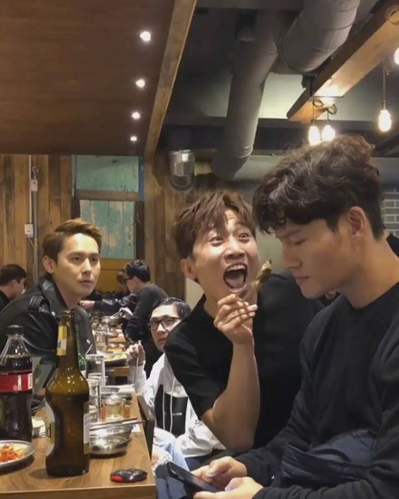 Vuốt r&acirc;u h&ugrave;m. C&aacute;i kết mở đang chờ đợi Yoo Se Yoon...