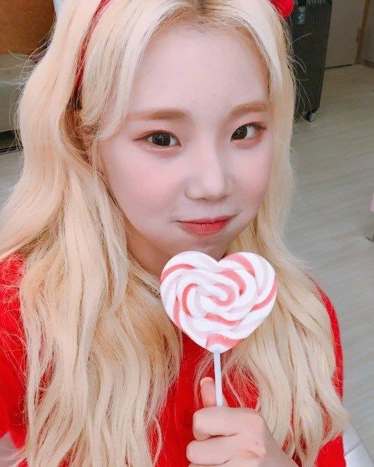 B&agrave;i b&aacute;o: &ldquo;Kẹo của c&aacute;c bạn n&agrave;y&rdquo;... Momoland JooE, đ&aacute;ng y&ecirc;u như vi&ecirc;n kẹo ngọt