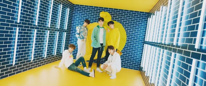 TXT chào sân làng nhạc K-Pop qua MV debut CROWN