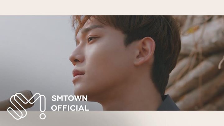 EXO Chen ngồi hát trên sông băng trong MV solo “BEAUTIFUL GOODBYE” 