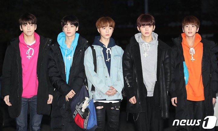 [theqoo] TXT trên đường đi làm 