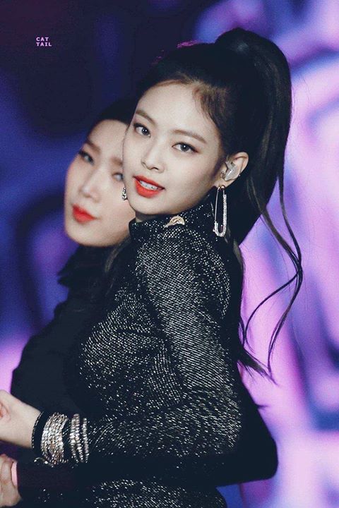 Instiz: Các thím thích kiểu tóc nào của Jennie?