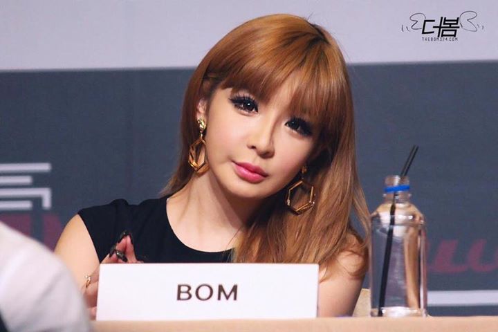 YG Entertainment bất ngờ lên tiếng phủ nhận: "Việc Park Bom đang trực thuộc The Black Label do nhà sản xuất Teddy đứng đầu là sai sự thật. Cô ấy không kí hợp đồng với The Black Label."