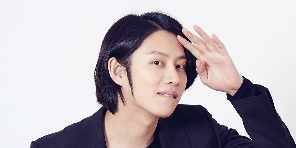 Heechul tiết lộ anh ta gần như đ&atilde; bị cấm ph&aacute;t s&oacute;ng bởi v&igrave; bị lộ kết quả phiếu bầu tổng thống