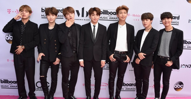 BTS trở thành nhóm nhạc Kpop đầu tiên mang về chiếc cúp "Top Social Artist" tại"Billboard Music Awards"