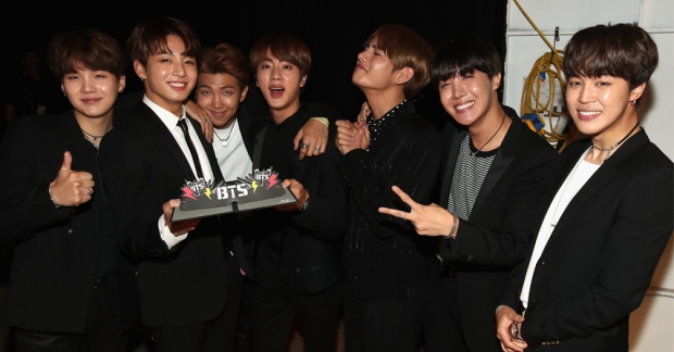 BTS nhận lời mỉa mai từ netizen quốc tế vì chiến thắng  "Billboard Music Awards"
