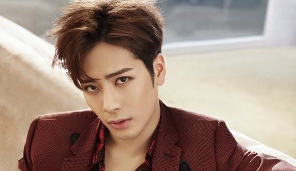 JYP từ chối cho ý kiến về chuyện Jackson (GOT7) sẽ xuất hiện trong chương trình của Trung Quốc đang bị kiện vì đạo ý tưởng của “Youn’s Kitchen”