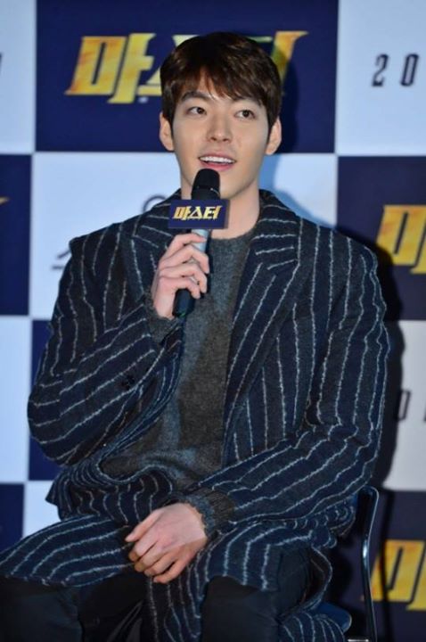 Sports Chosun via Naver: Kim Woo Bin "bị chẩn đo&aacute;n ung thư v&ograve;m họng... bắt đầu xạ trị"