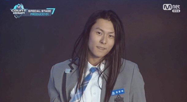 Instiz: Nếu kh&ocirc;ng c&oacute; cậu n&agrave;y th&igrave; Produce 101 đ&atilde; kh&ocirc;ng th&agrave;nh c&ocirc;ng đến thế vs. Cậu ta chẳng l&agrave; c&aacute;i g&igrave; cả