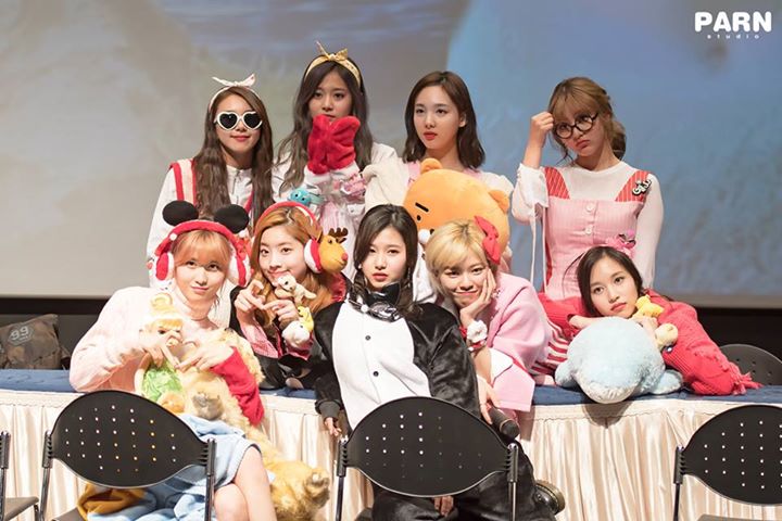 Pann: Bí mật đằng sau doanh số bán album của Twice đã bị bê lên TV