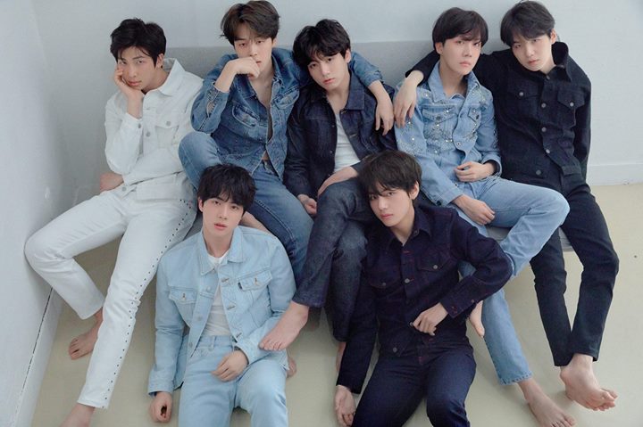 BTS tung 2 bộ ảnh concept đầu tiên version R và O cho album mới “LOVE YOURSELF 轉 ‘Tear’ 