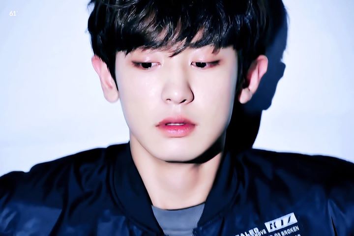 EXO Chanyeol sẽ tham gia drama mới đài tvN “Ký Ức Cung Điện Alhambra” với vai Jung Se Joo - một lập trình viên thiên tài, người khép kín trái tim mình vì từng trải qua nỗi đau thời thơ ấu và chỉ nói chuyện với chị gái (Park Shin Hye). Phim phát sóng tháng