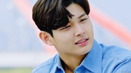 Nam diễn viên trẻ kiêm MC Music Bank Lee Seo Won bị điều tra vào ngày 08/05 vì tội quấy rối tình dục và đe dọa một sao nữ bằng vũ khí. Cảnh sát cho biết họ đã chuyển hồ sơ vụ việc sang bên công tố.