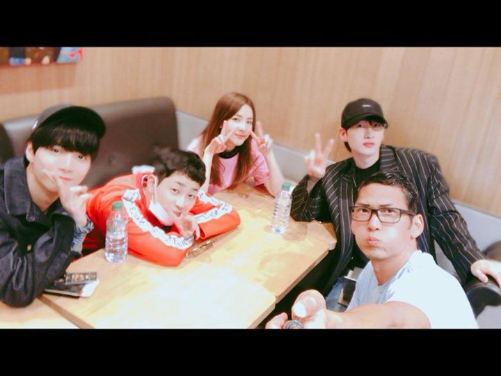Sandara Park, Super Junior Eunhyuk, NU’EST JR, DinDin và god Park Joon Hyung lên đường sang Thụy Sĩ ghi hình show thực tế du lịch JTBC “Borrow Trouble” mùa 2 với chủ đề “Sự Lãng Mạn Của Kỳ Nghỉ Ở Châu Âu” - nơi họ phải tự kiếm sống trong 1 tuần bằng cách 