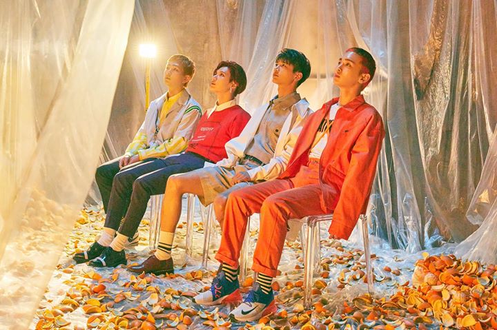 SHINee sẽ quảng bá 3 ca khúc chủ đề trong album “THE STORY OF LIFE” kỉ niệm 10 năm debut gồm “GOOD EVENING”, “I WANT YOU” và “OUR PAGE” lần lượt được tung ra vào ngày 25/05 - 11/06 - 25/06 